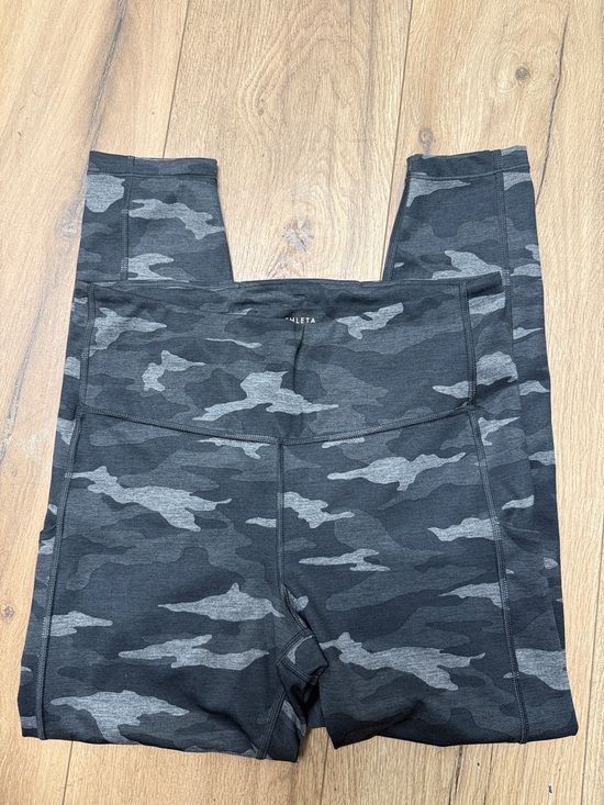 Athleta Pants - ATHLETA Ultimate Stash Pocket Gray & Black Camo 7/8 Tights Size Medium